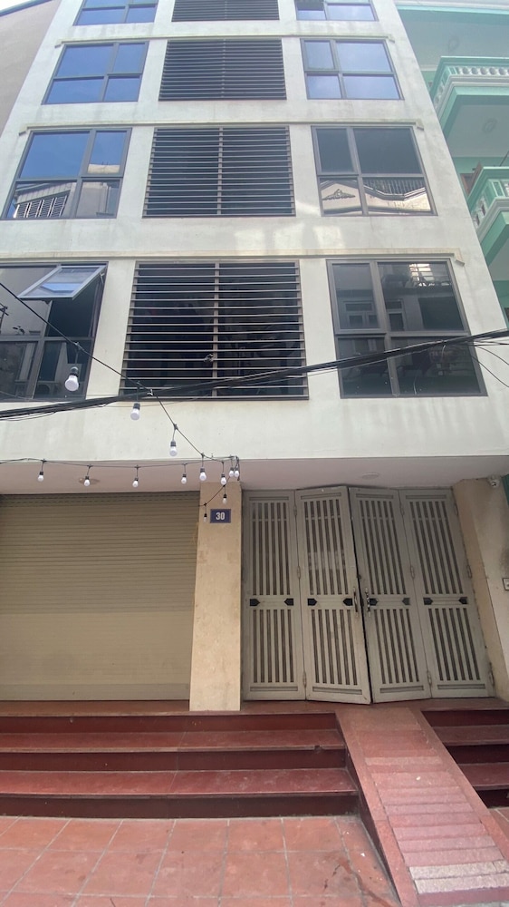 Era Apartment Ha Yen Quyet