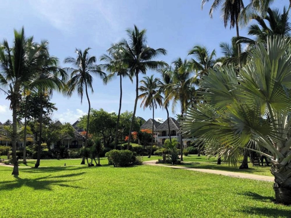 Bluebay Beach Resort Spa view 5