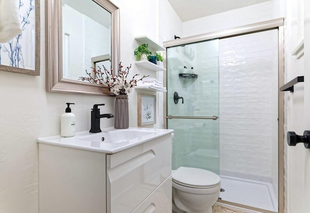 @ Marbella Lane - Stylish 4BR w/ Revitalizing View