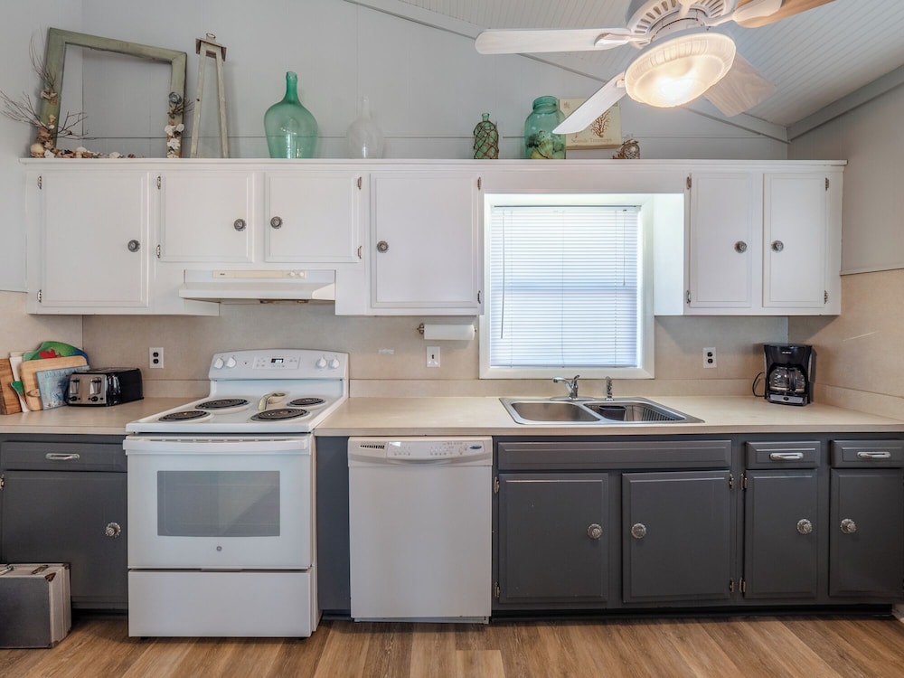 Blue Crab by Topsail Realty