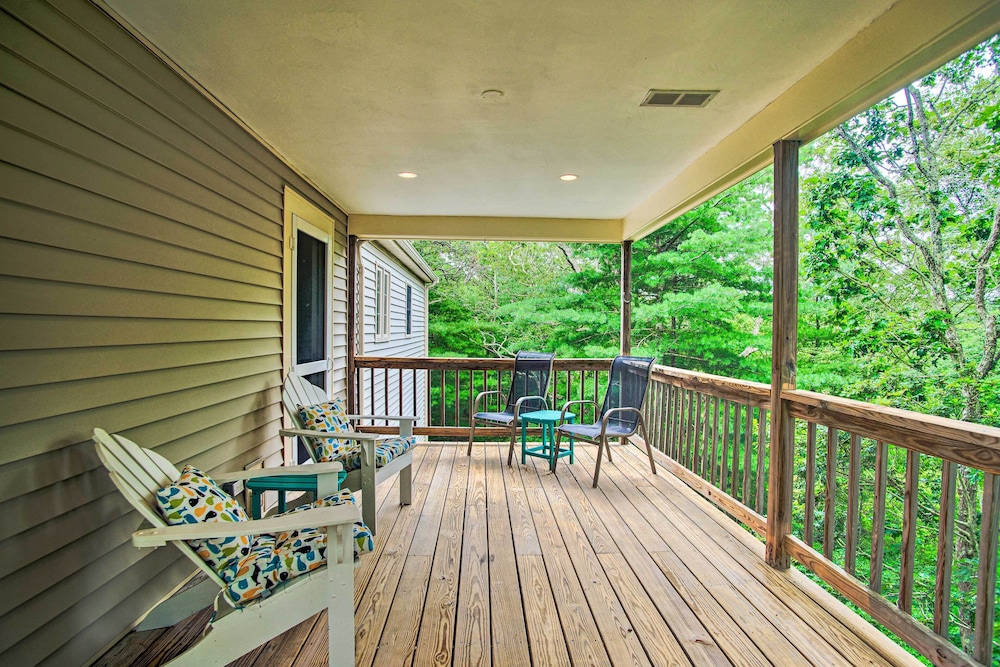 Cape Cod Home w/ Deck ~ 3 Mi to Beaches