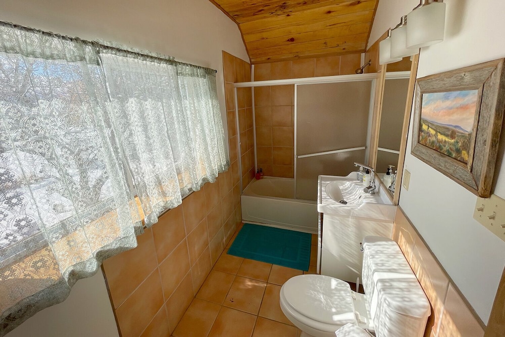 SnowMansion Taos Adventure Lodge