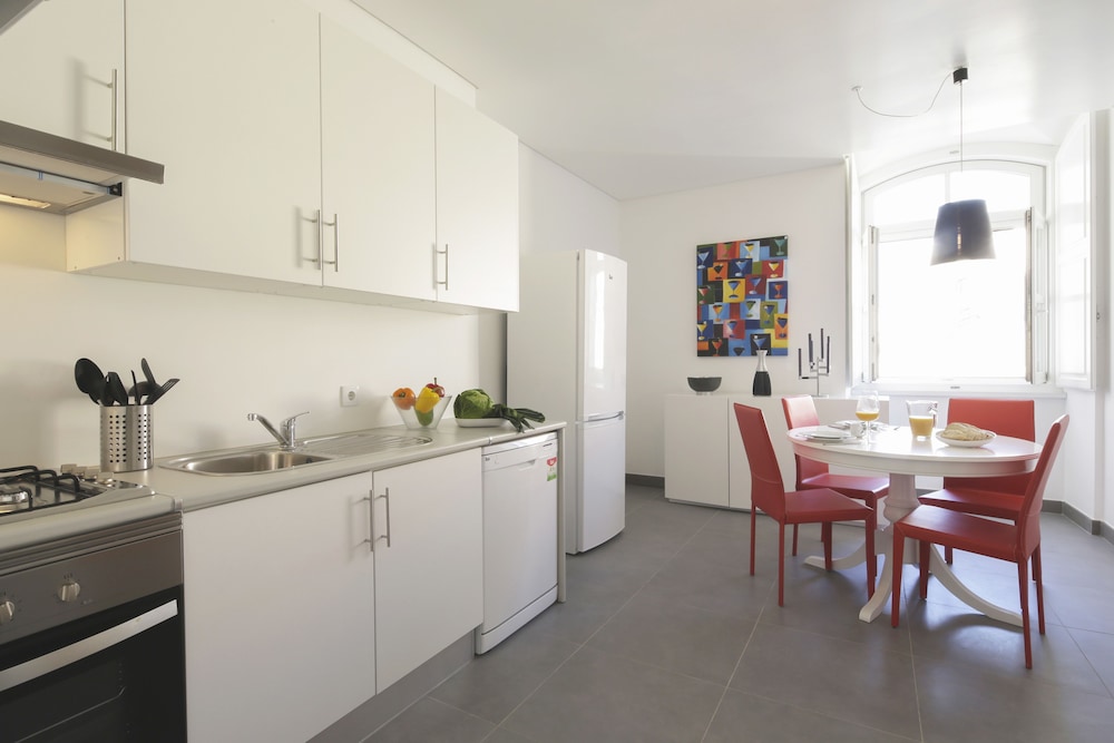 Bairro Alto Apartments by linc