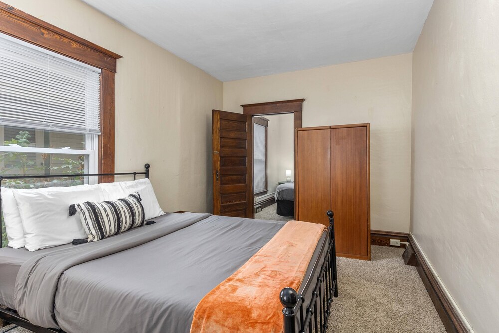 HIstoric 4 BR Near Fulton St