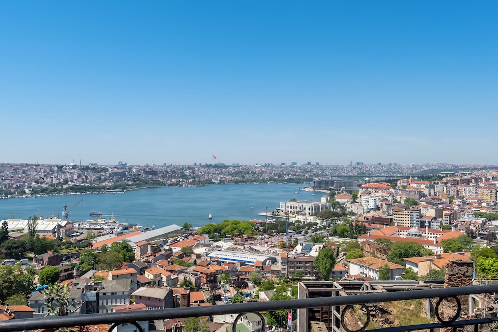 Taksim Terrapia Hotel - Image 7