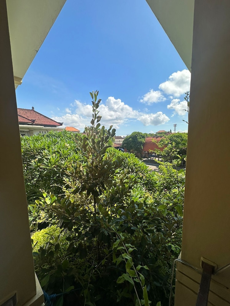 Sari Buana Bed & Breakfast