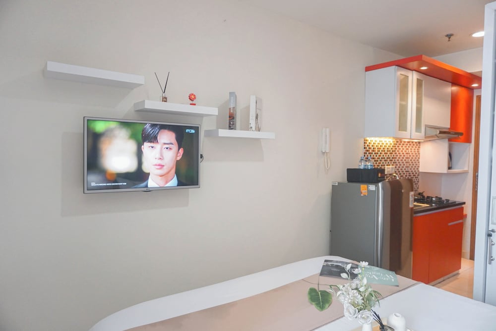 Well Furnished Studio Apartment Cinere Bellevue Suites