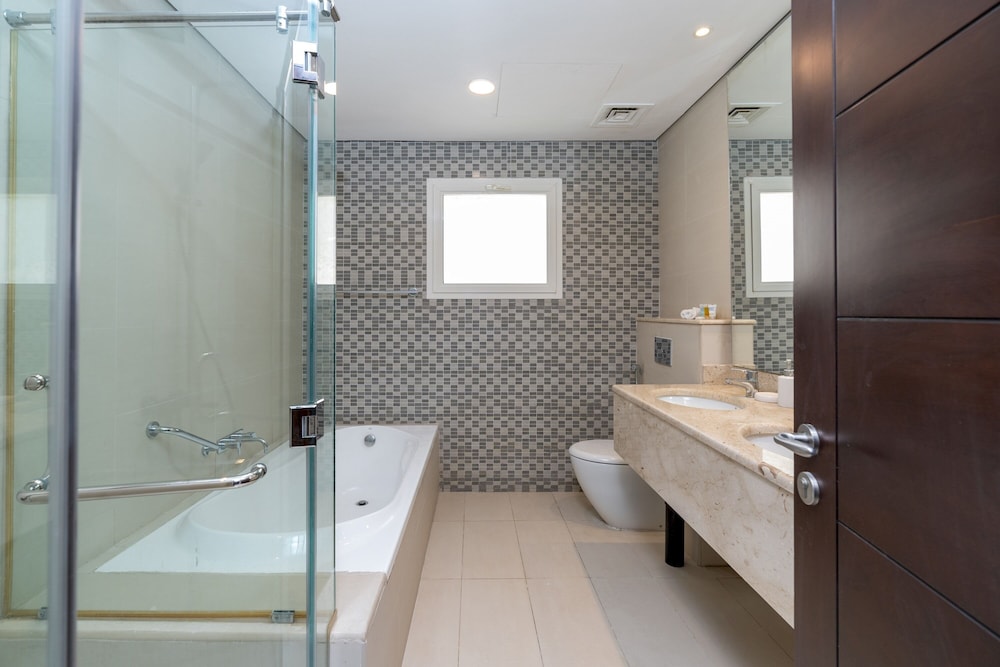 Luxury 5B Villa Private Garden in Ras Al Khaimah