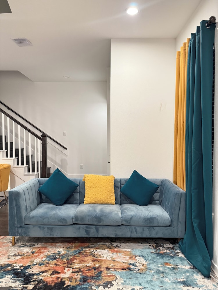 Luxury 3BR for Families Nurses and Group