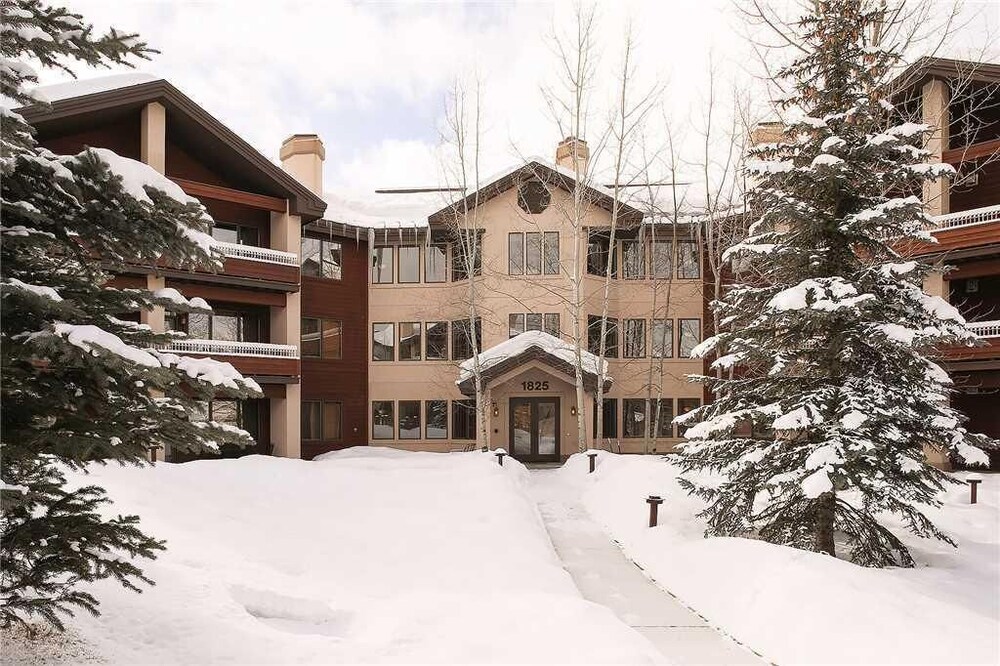 3308 Champagne Lodge, Trappeur's Crossing Apartment 3