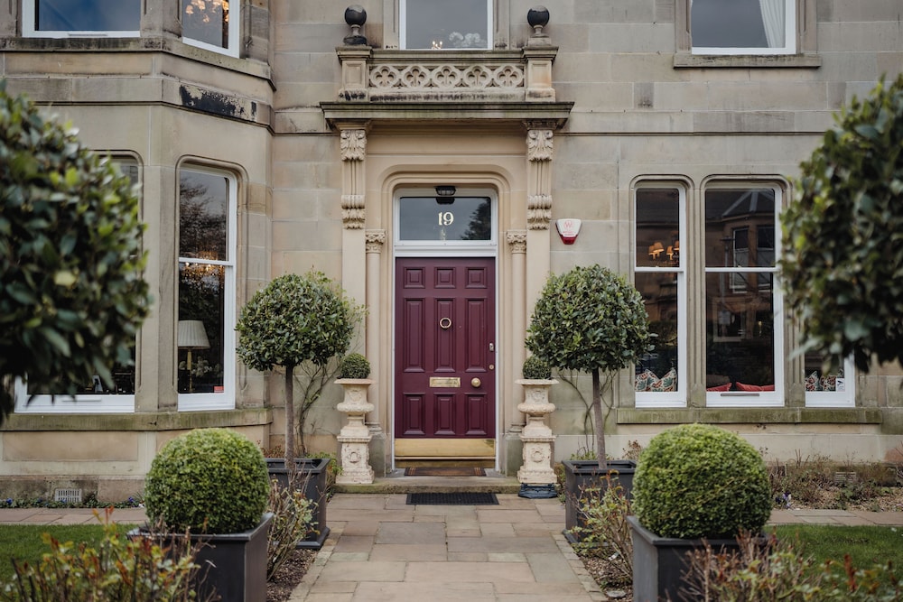 Private and Prestigious Luxury Home