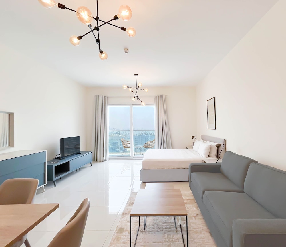 Gorgeous Studio With Balcony Business Bay