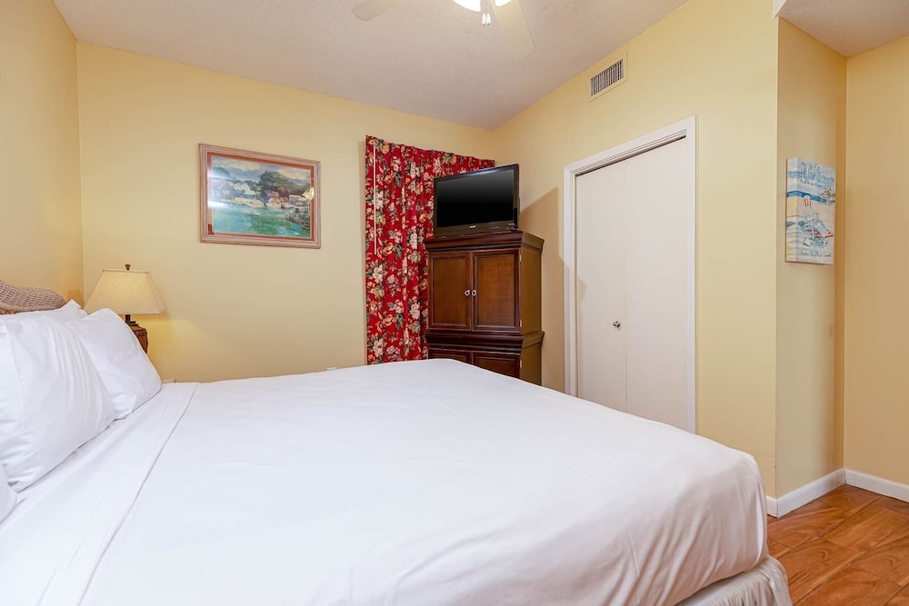 Phoenix East 2 2152 1 Bedroom Condo