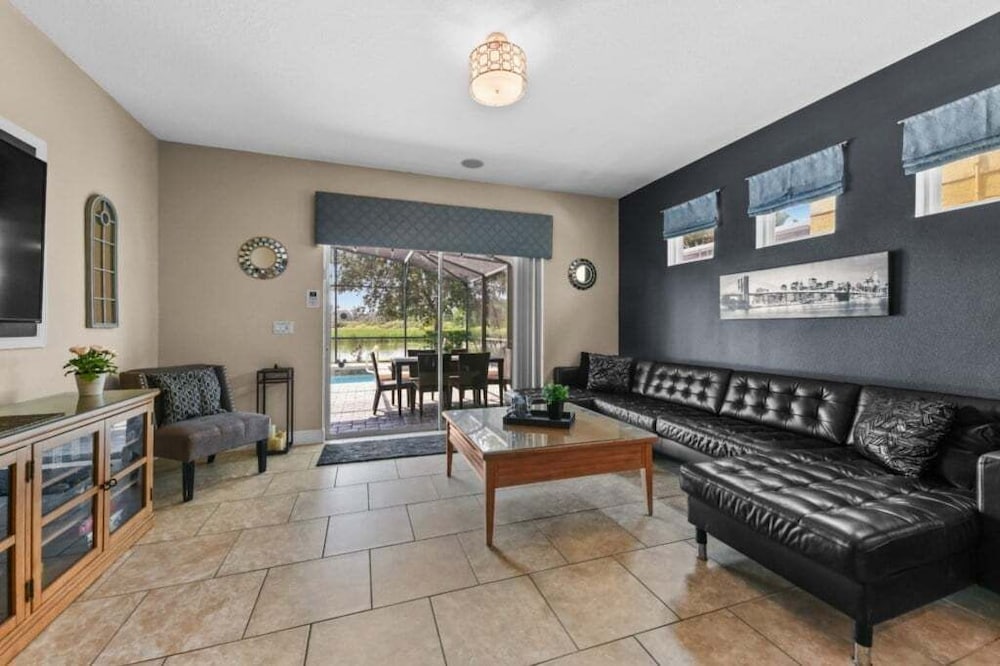 Spacious 5-Bedroom Resort Pool Home with Lake View 5 Villa