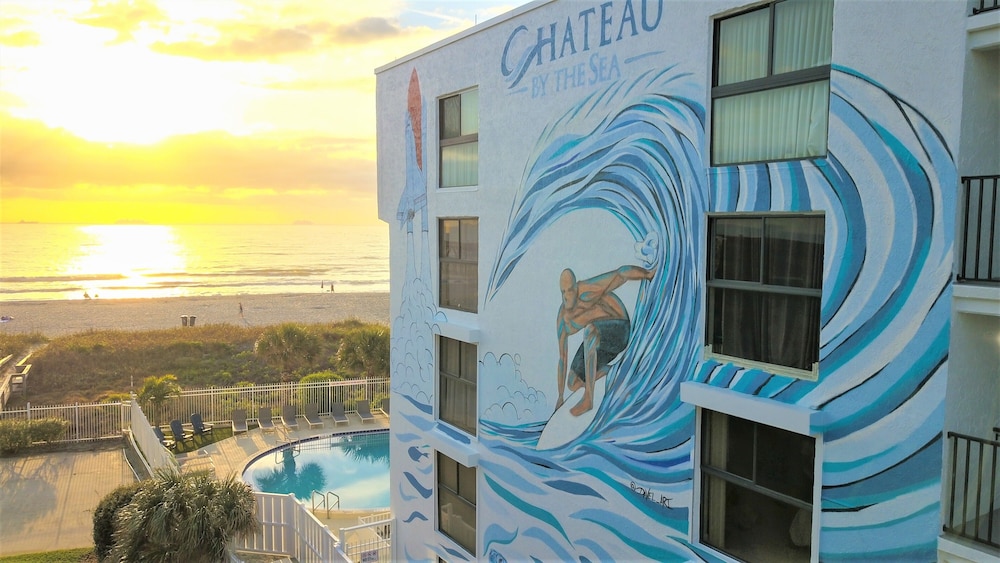 Chateau by the Sea - Happy Palm Stays