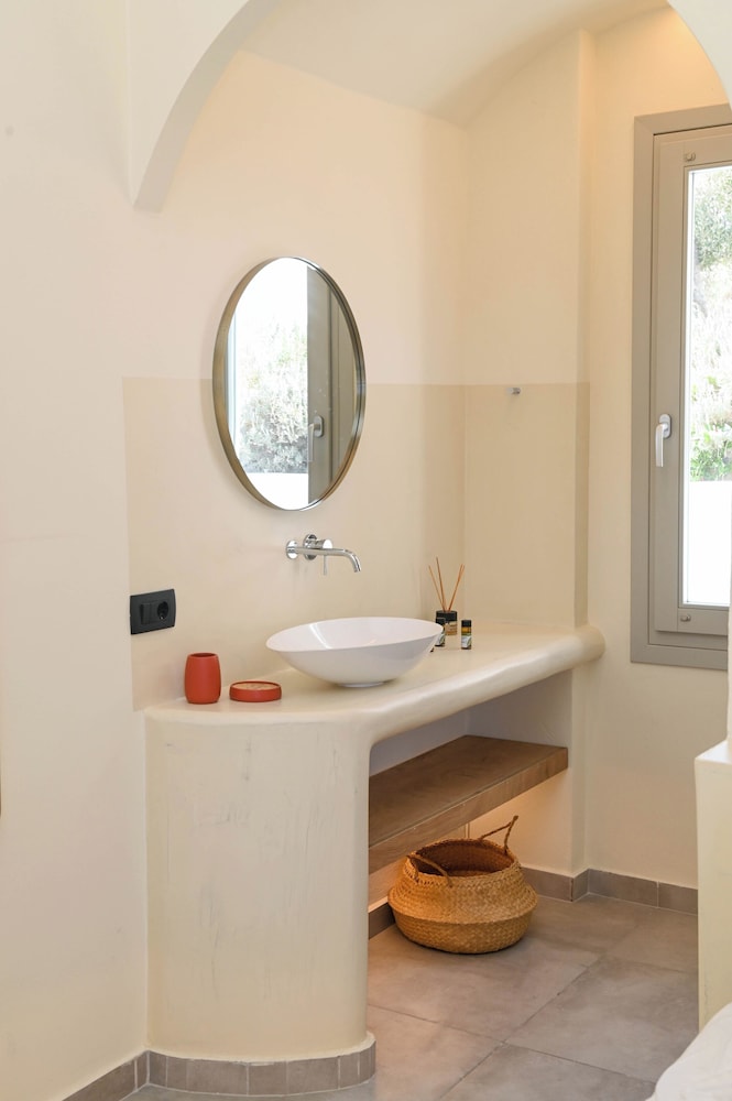MAEVA Santorini Suites