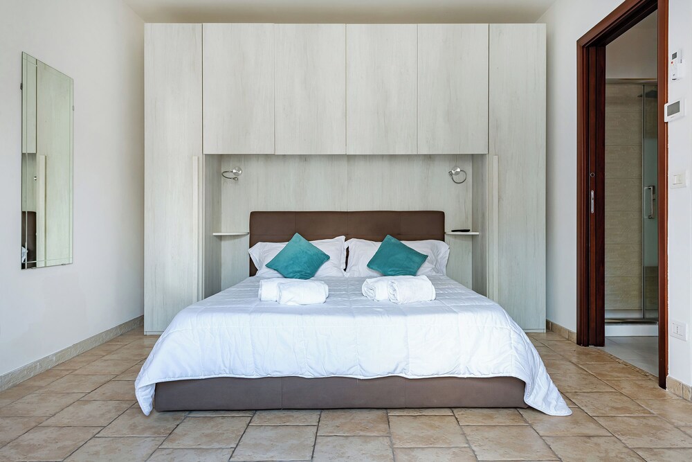 Helios Room