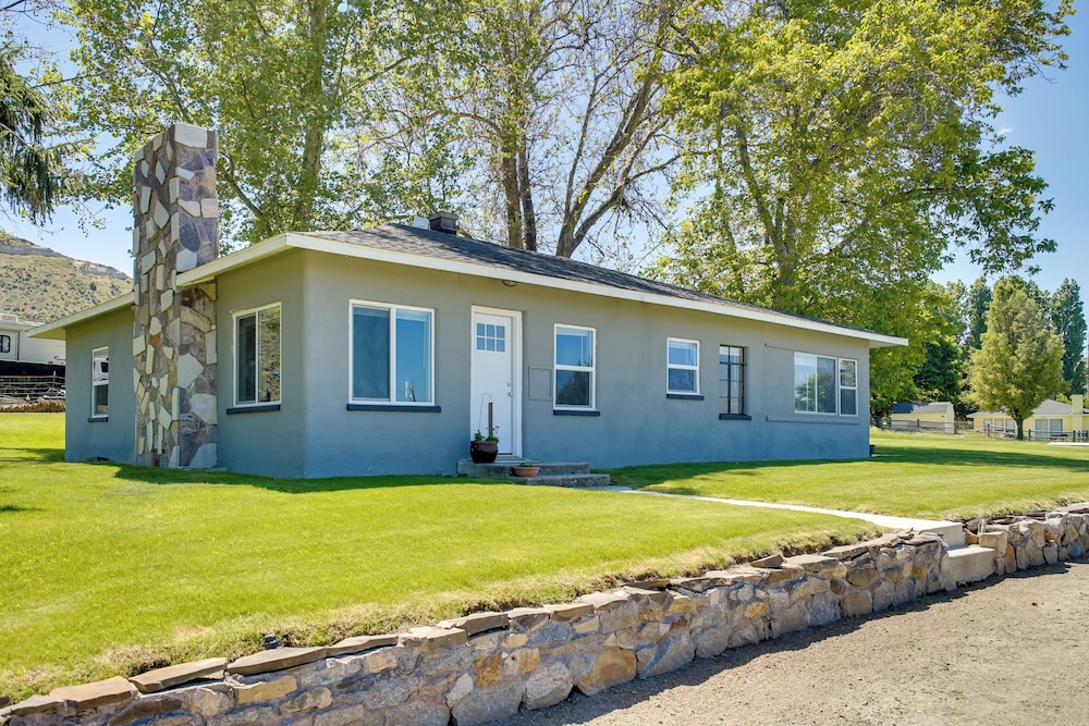 Charming Emmett Home w/ Patio - 14 Mi to Reservoir view 4