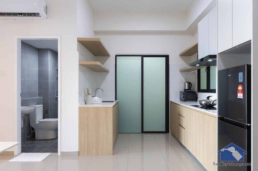 Sunshine Residence Suites