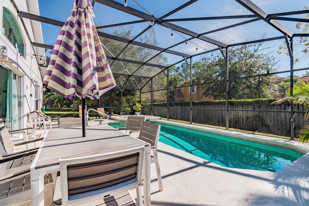 Villa With Private Pool in Lake Berkley Resort