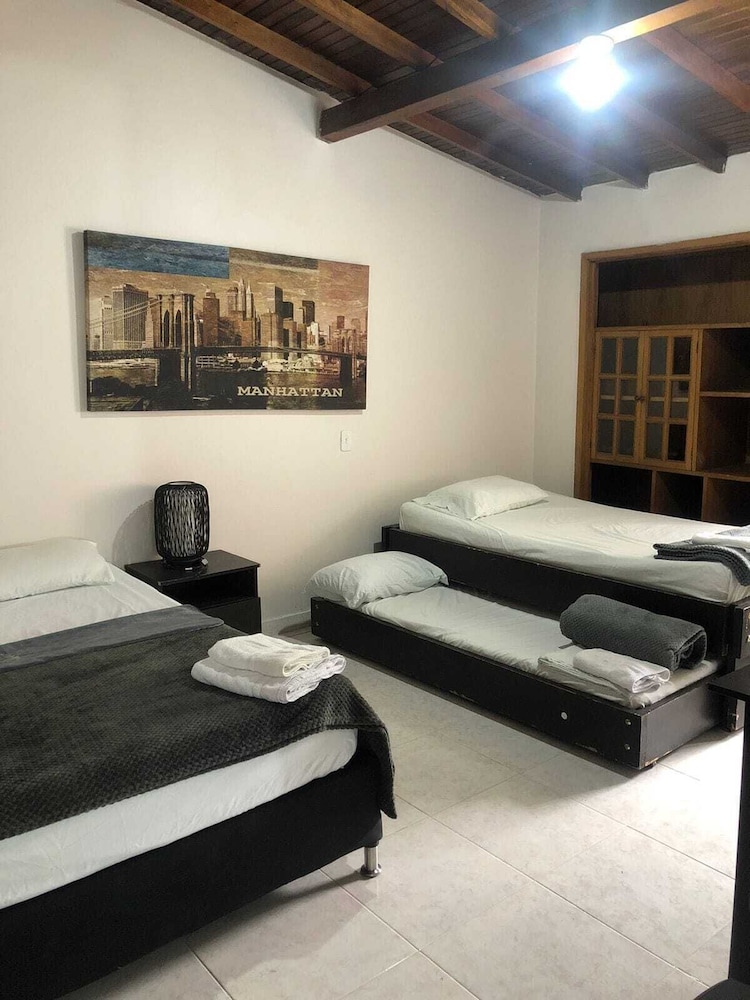 Memphis Hostal - Hostel