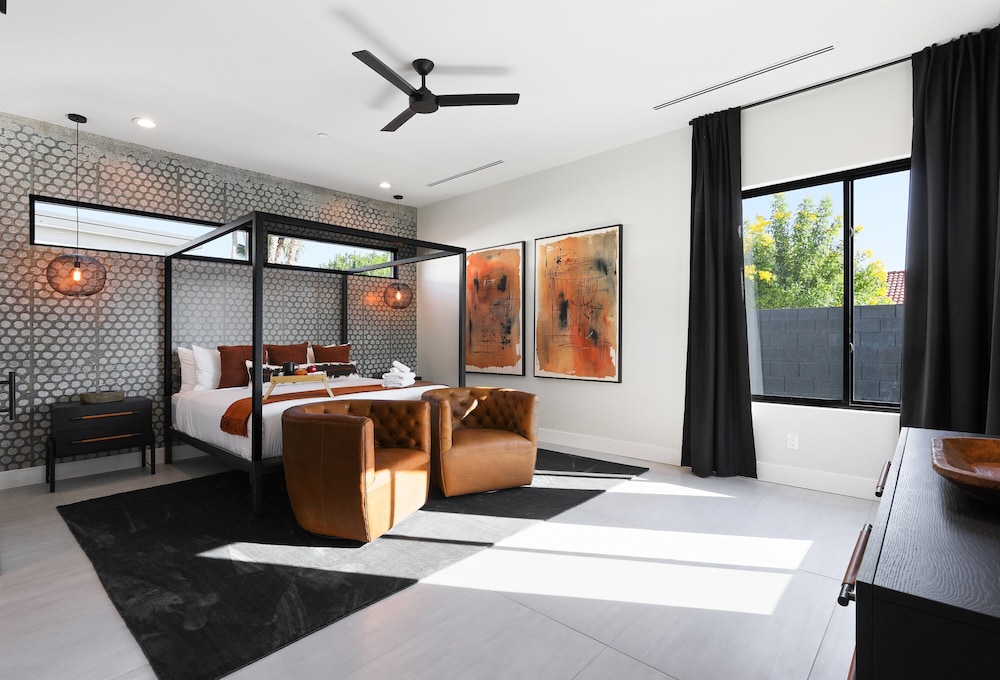 Luxe - Solstice Retreat - Heated Pools - 2 Homes