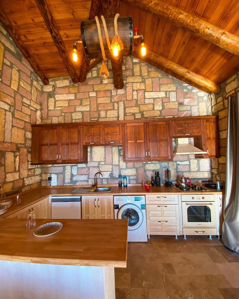 Amazing Stone House With Private Pool in Iznik view 4