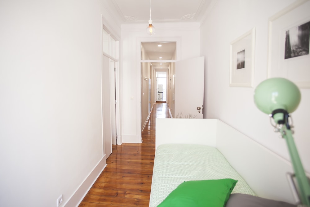 Central & Cosy Apartment view 3