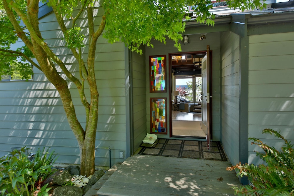 Days and Waves Beachhouse