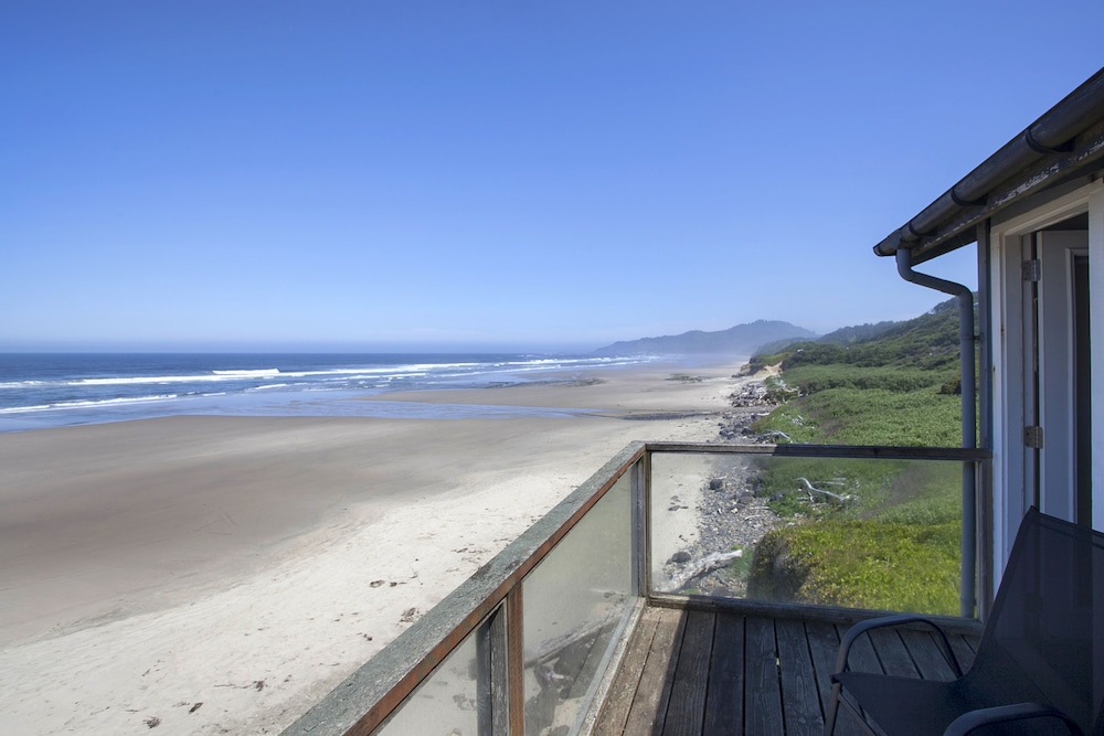 Moolack Shores Inn