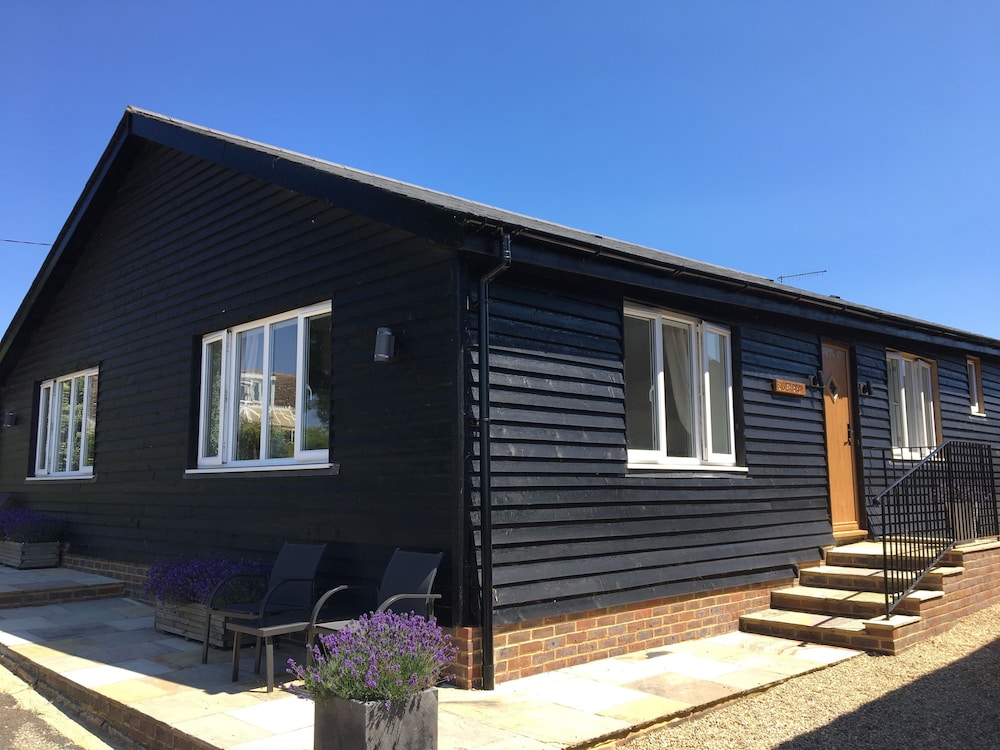 Worthing Vacations - Gallops Farm Holiday Cottages - Property Image 1