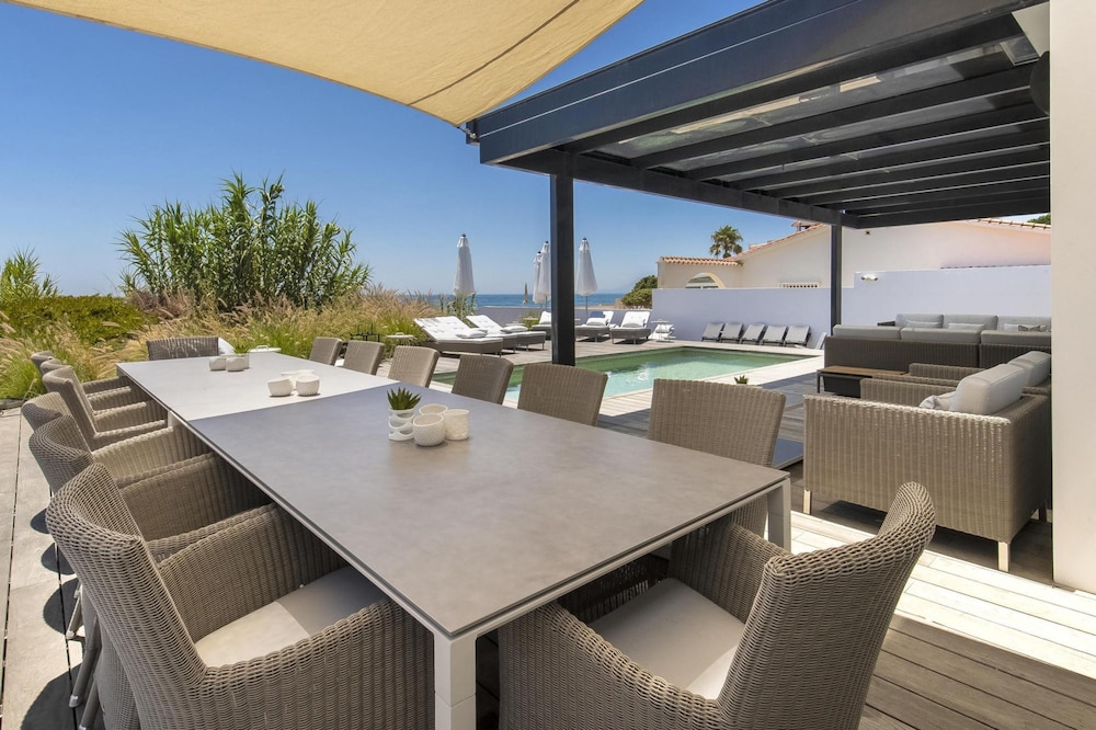 Villa Frontline Beach Costabella - Marbella