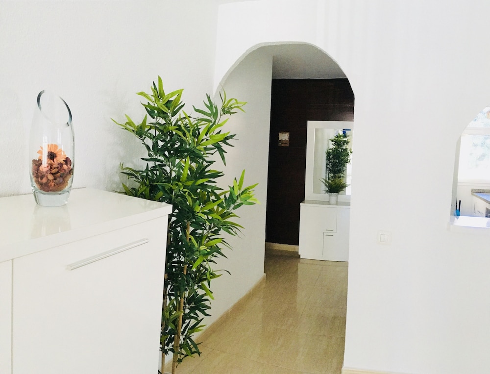 Playamar - Exclusive Beach Apartment With Pool, Tennis and Wifi photo 5