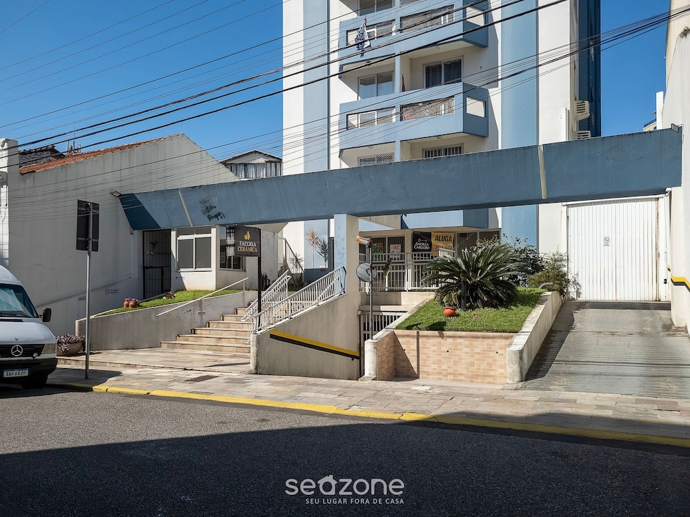 Evas - Charming Apartments With Sea View in Floripa