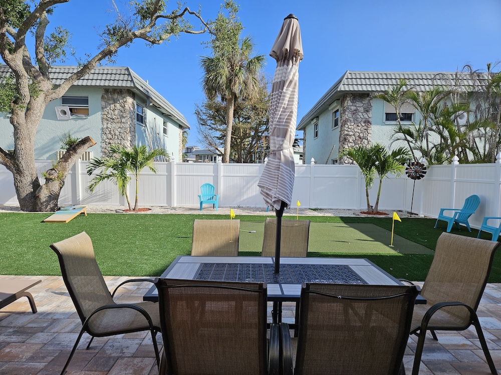 Coral by the Sea 3054, Sleeps 8, Walk to Beach