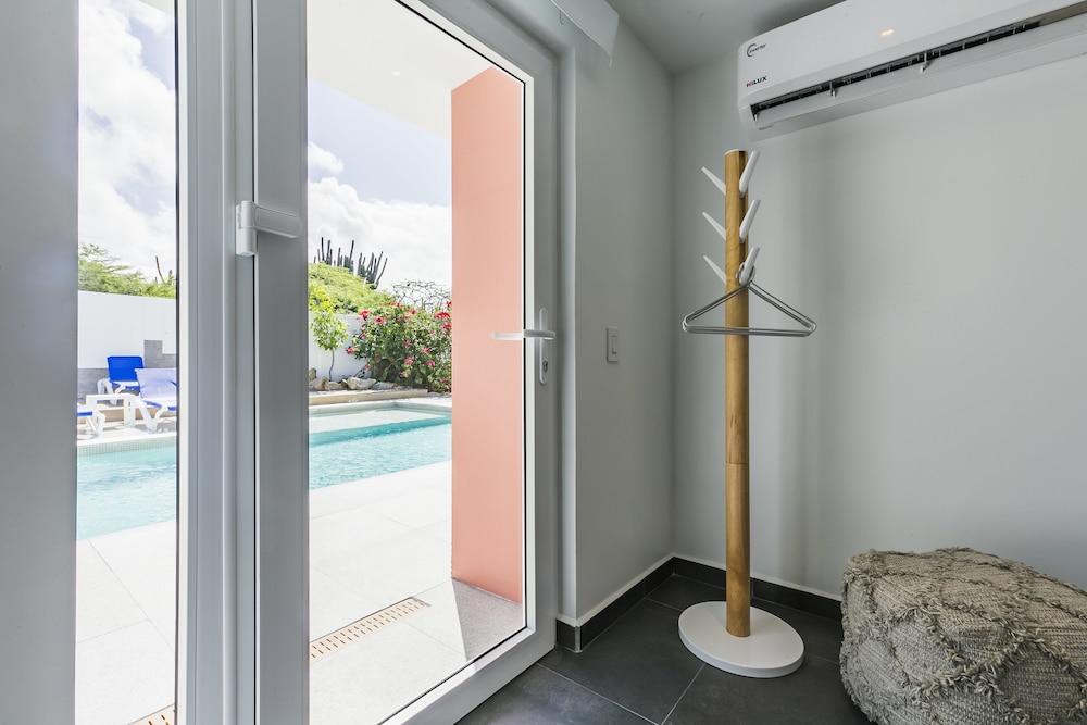 Boca Catalina Modern Villa