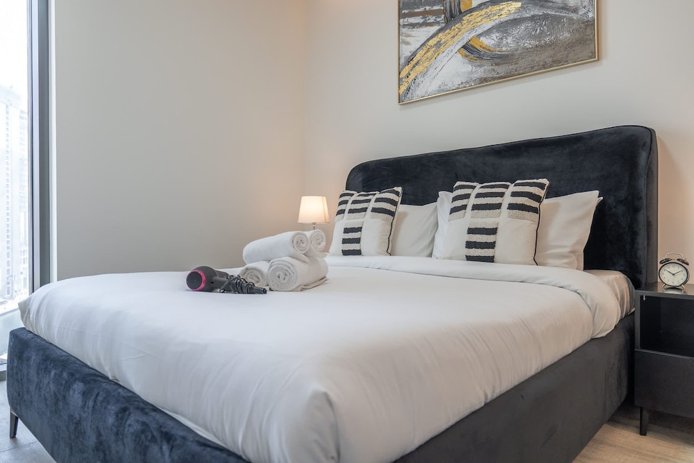 Elegant 1-bedroom Apartment for 2 Near to Burj Khalifa
