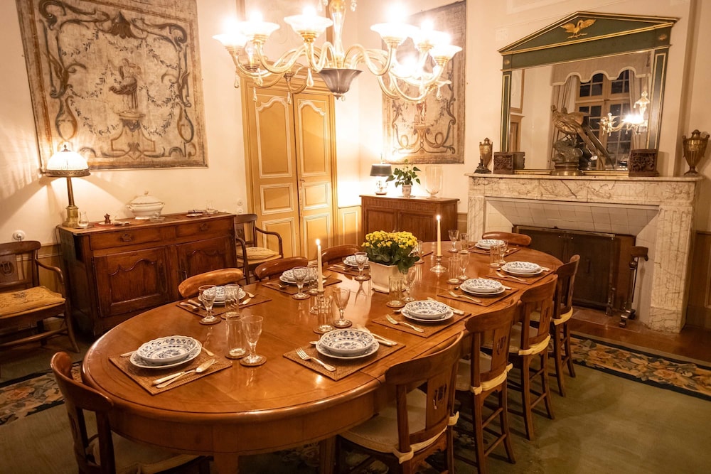 18th Century Ch Teau With Stunning Pool Gardens