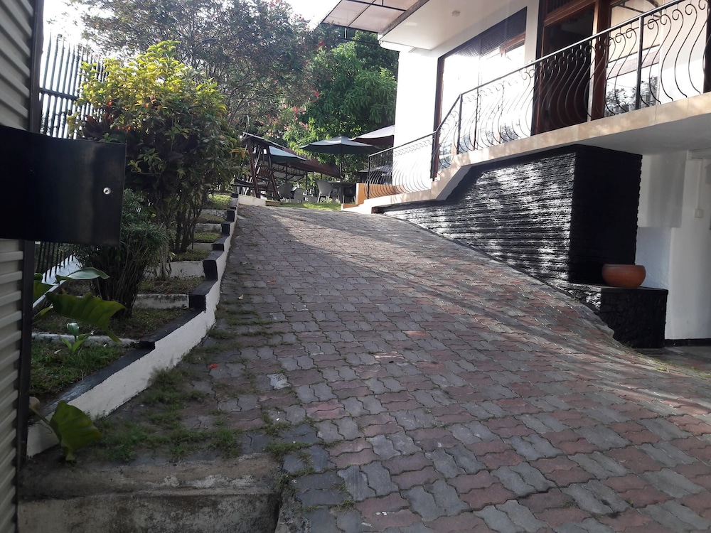 New Kandy Residence