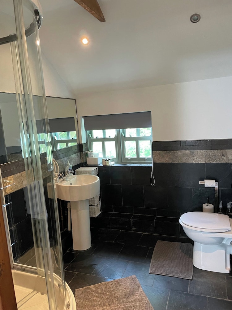 ๐ฟ Quaint Country Cottage With Valley Views, Dog-friendly & Horse-friendly