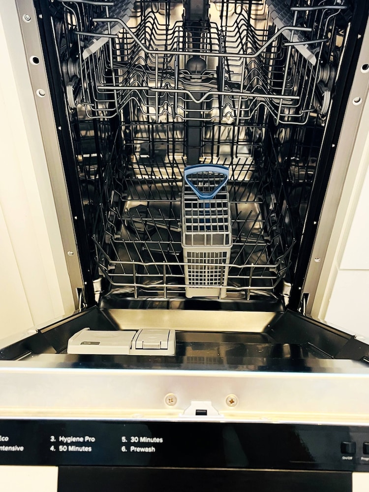 Luxury Entire Holiday Apartment - Self Checkin & Checkout