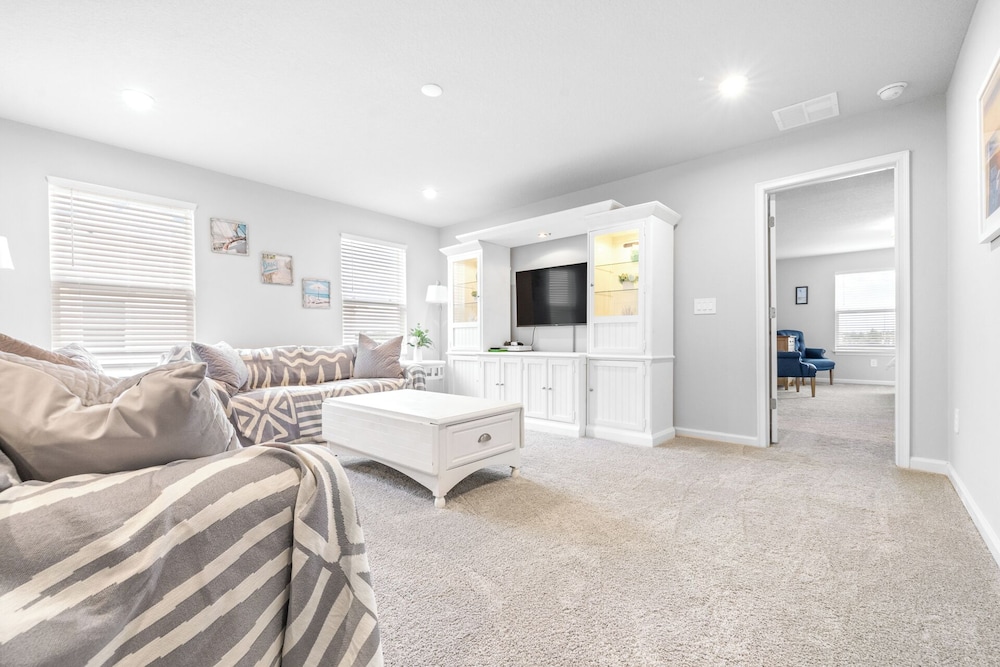 Waterview Luxury Retreat for 12!