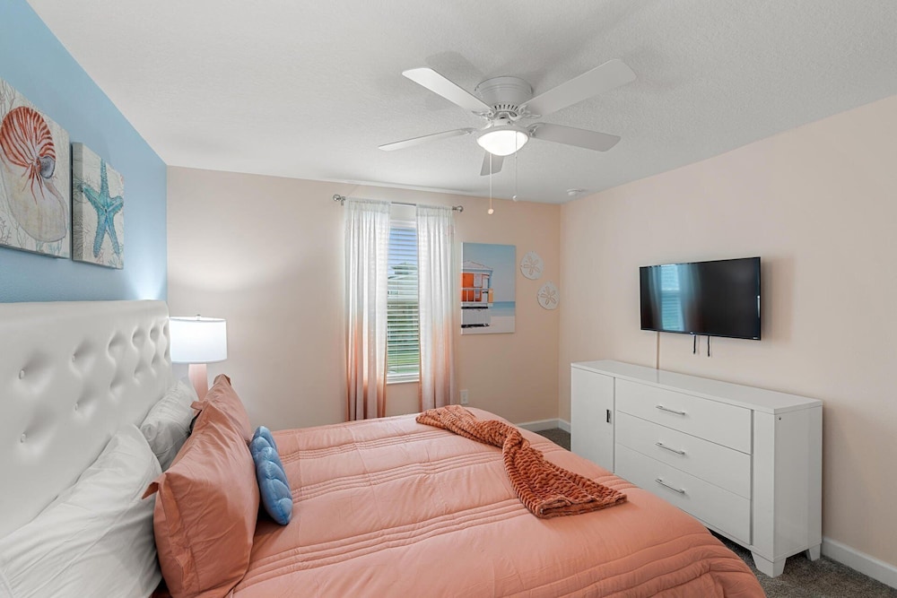 ChampionsGate Resort 10 Bedroom Vacation Home - Includes resort clubhouse amenity access! 10 Home