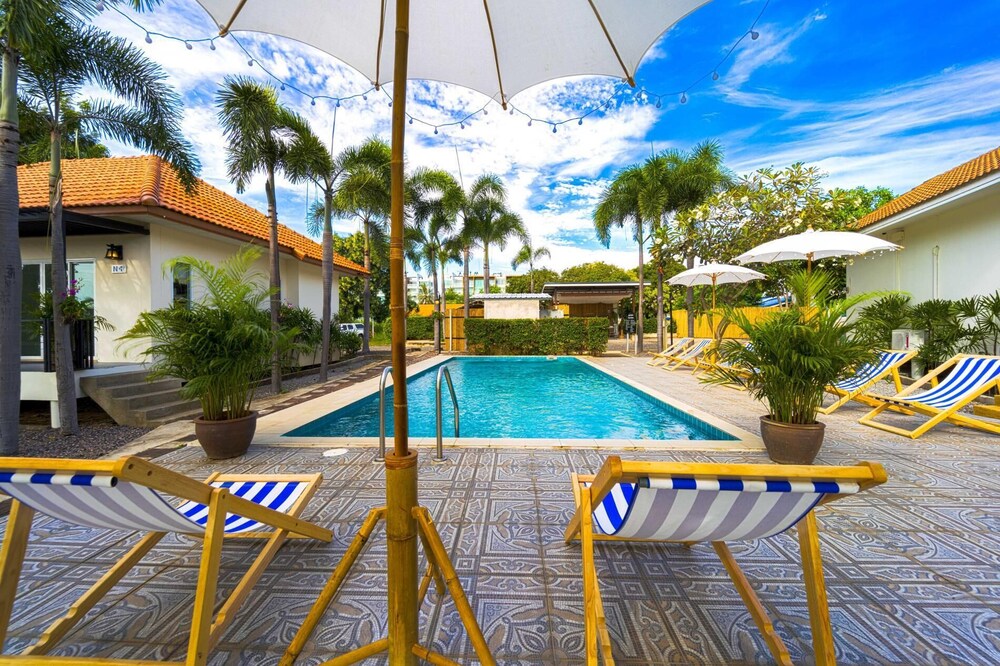 Fantastic 7 Bungalow Private Resort BR7