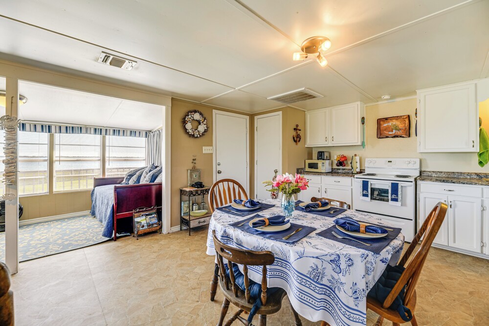 Powderhorn Lake House w/ Grill + Water Views!