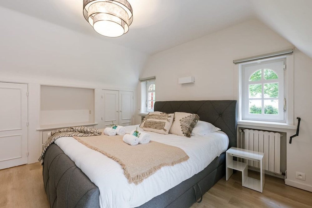 Authentic Villa Amore Located Near Bruges