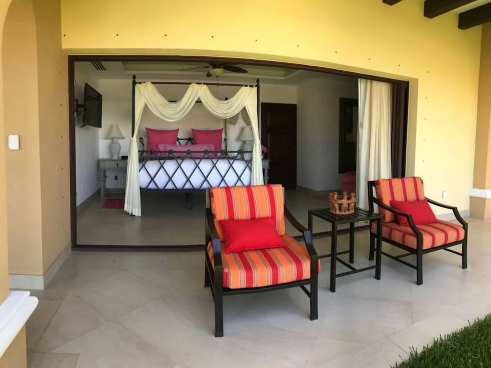 2BD Hacienda Encantada Residence Ocean Views