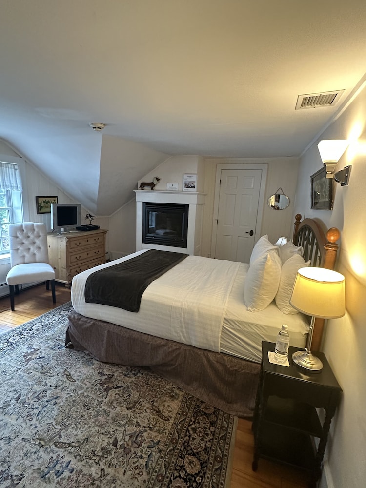 Buttermilk Falls Inn - Property Image 36