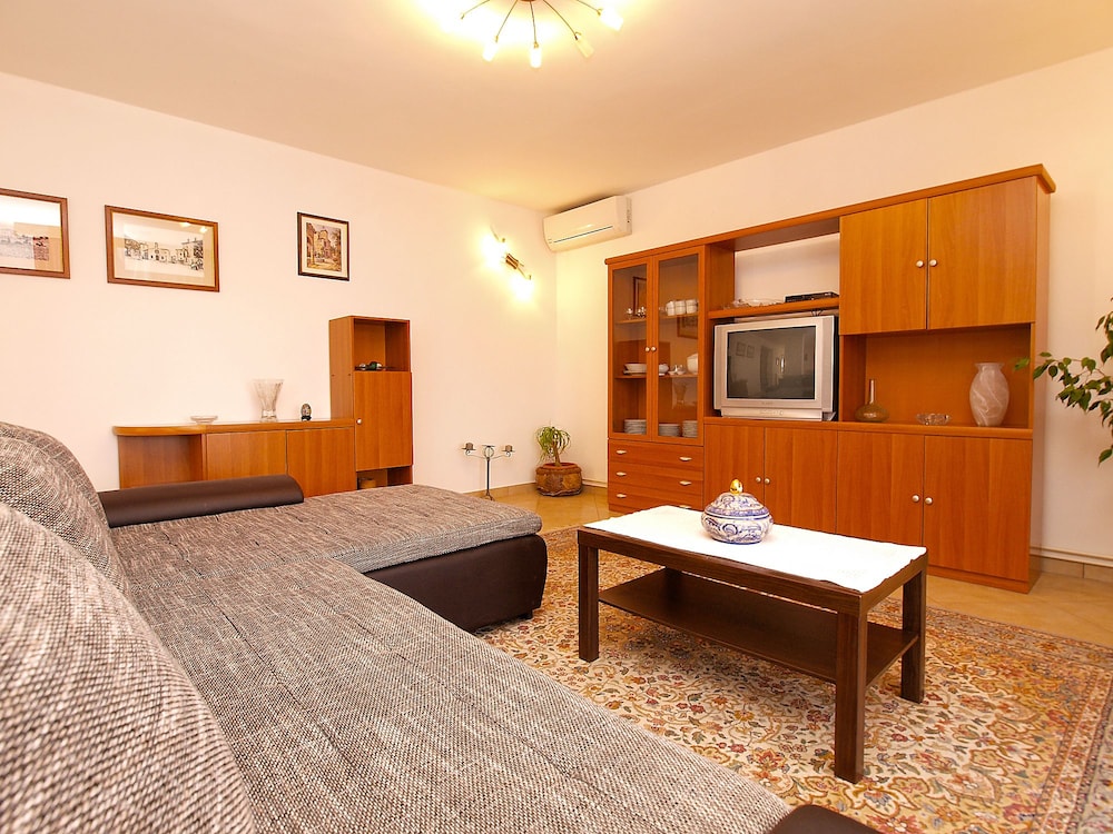 Apartment Mirjana 734