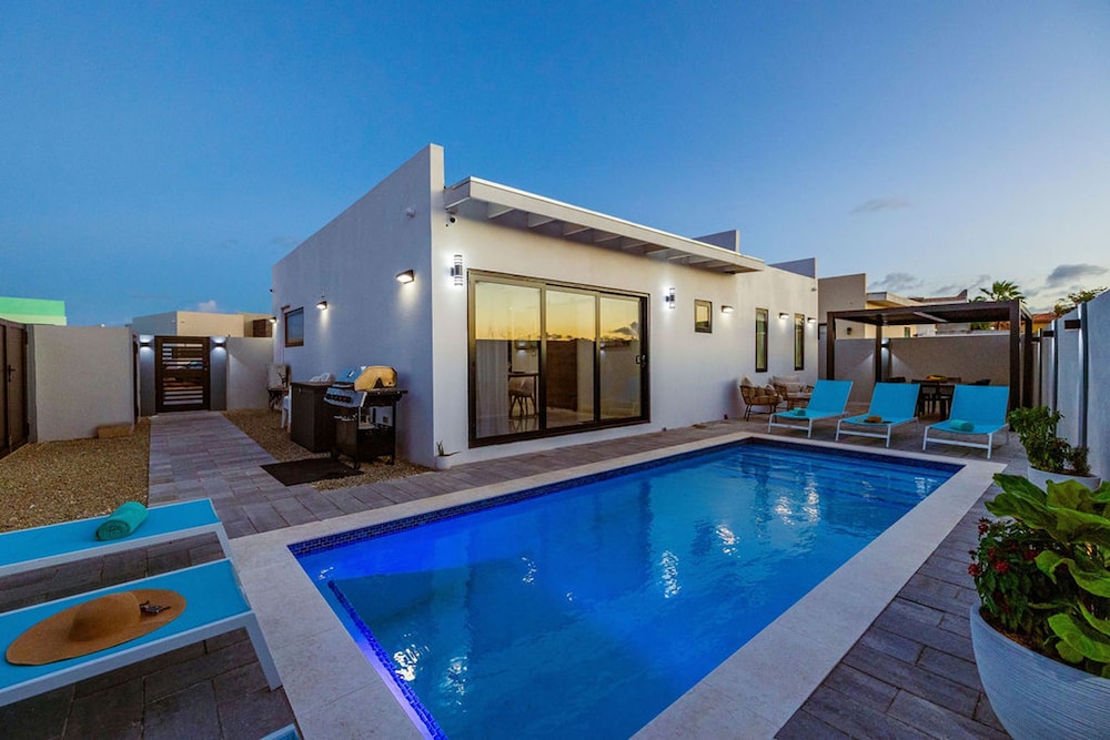 La Perla 2br2ba Home w Private Pool Patio BBQ